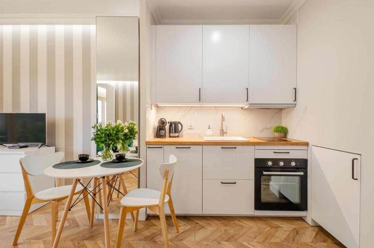 Sky Home- Green Apartament -Manufaktura, Bezplatny Parking, Klimatyzacja, Dostep Na Kod Łódź Esterno foto