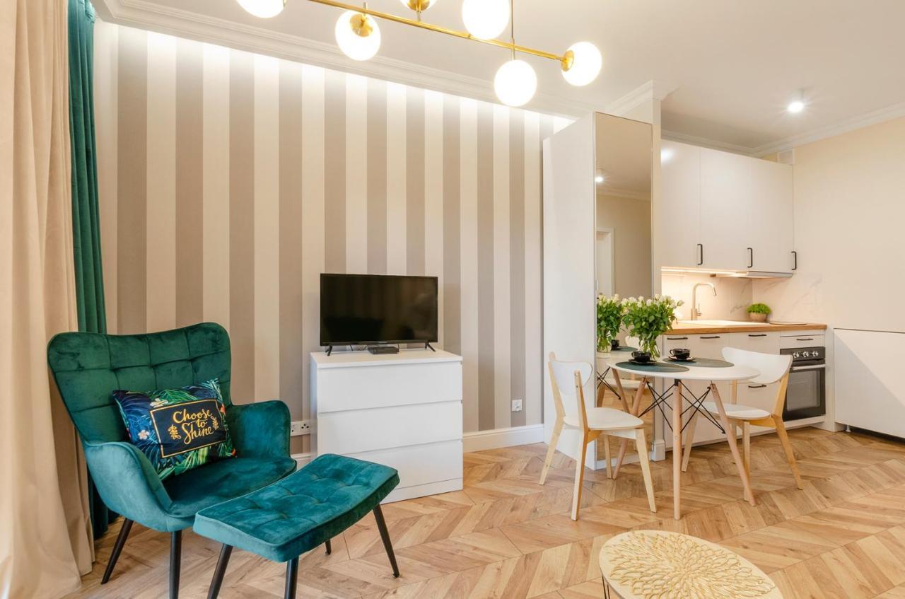 Sky Home- Green Apartament -Manufaktura, Bezplatny Parking, Klimatyzacja, Dostep Na Kod Łódź Esterno foto